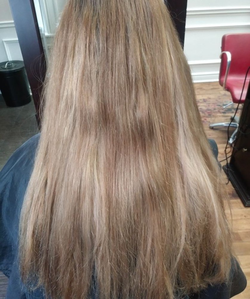 LA LUMA SALON & ACADEMY 16 Douglas Street, Guelph, Ontario Hair