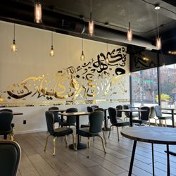 Cincy Cafe - Indoor seating, plenty of outlets