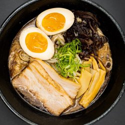 Umami Ramen - R3 - Black garlic Tonkotsu