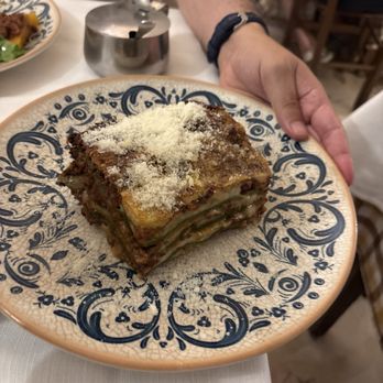 Trattoria da Tito - Lasagna fiorentina classica di Pasta Verde - Italian Near Me - Florence, FI Trattoria da Tito - Lasagna fiorentina classica di Pasta Verde - Italian Near Me - Florence, FI