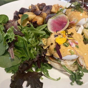 Lapisara Eatery - Dungeness Crab Benedict - Breakfast & Brunch Near Me - San Francisco, California Lapisara Eatery - Dungeness Crab Benedict - Breakfast & Brunch Near Me - San Francisco, California