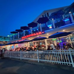 Boardwalk Cafe & Pub - Outside
