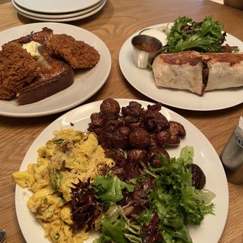 Somerset - Fried Chicken & French Toast, Short Rib Breakfast Burrito, Veggie Scramble - American Near Me - Chicago, Illinois Somerset - Fried Chicken & French Toast, Short Rib Breakfast Burrito, Veggie Scramble - American Near Me - Chicago, Illinois