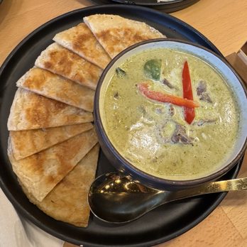 Manaao - "Green Curry Rib-eye with Roti" Gaeng Kiew Wan Neua Roti - Thai Near Me - Tustin, California