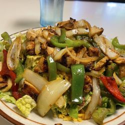 Pete's Place - Chicken Fajita Salad.