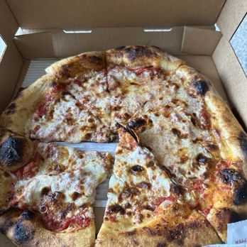 Pie Tap Pizza Workshop + Bar - Pie Tap Cheese Pizza - Bars Near Me - Frisco, Texas Pie Tap Pizza Workshop + Bar - Pie Tap Cheese Pizza - Bars Near Me - Frisco, Texas