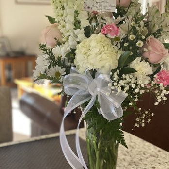 Elaine's Flowers - I ordered this from a group. Asked for a $100.00 arrangement. It was $112.00 with delivery. I'll leave it there. - Florists Near Me - North Smithfield, Rhode Island Elaine's Flowers - I ordered this from a group. Asked for a $100.00 arrangement. It was $112.00 with delivery. I'll leave it there. - Florists Near Me - North Smithfield, Rhode Island