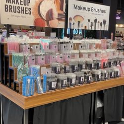 Miss A - Makeup brushes