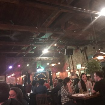 Arch Street Tavern - Atmosphere - American Near Me - Hartford, Connecticut Arch Street Tavern - Atmosphere - American Near Me - Hartford, Connecticut