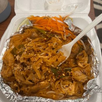 Kunnai Thai Restaurant - 34. Pad Thai a la Carte - Thai Near Me - Los Angeles, California Kunnai Thai Restaurant - 34. Pad Thai a la Carte - Thai Near Me - Los Angeles, California