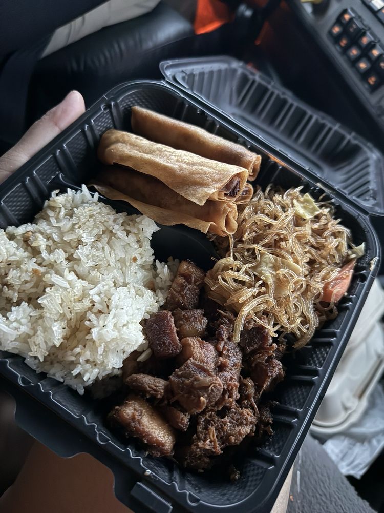 Grace’s Lumpia Logo