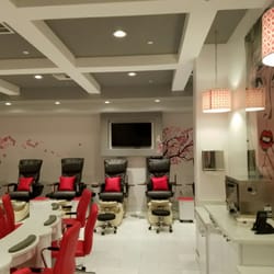 Polished Nail Bar