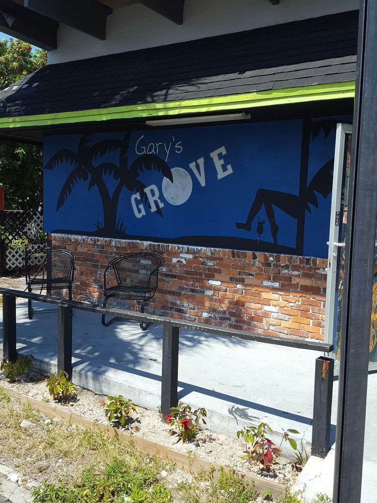 Gary's Grove Lounge Image