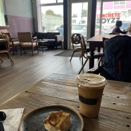 Oat milk latte & vegan spinach artichoke pie