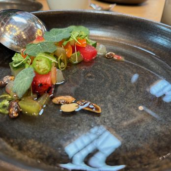 Twelvemonth - CLEAR MELON GAZPACHO
cantaloupe, watermelon, honeydew, gold nugget tomato, cucumber, serrano, black lime peanuts, pineapple oil - Vegan Near Me - Burlingame, California Twelvemonth - CLEAR MELON GAZPACHO
cantaloupe, watermelon, honeydew, gold nugget tomato, cucumber, serrano, black lime peanuts, pineapple oil - Vegan Near Me - Burlingame, California