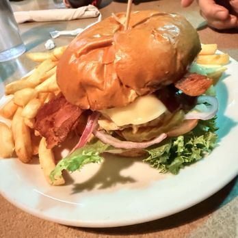Benny's - Breakfast & Brunch Near Me - Big Bear Lake, California