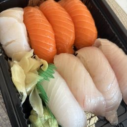 Looks pretty but lacking in any flavor Looks pretty but lacking in any flavor