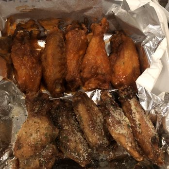 Dream Wings - Mild buffalo wings (top) and garlic Parmesan wings - Chicken Wings Near Me - Houston, Texas Dream Wings - Mild buffalo wings (top) and garlic Parmesan wings - Chicken Wings Near Me - Houston, Texas