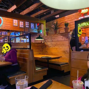 Texas Roadhouse - COVID spacing. - Barbeque Near Me - West Haven, Connecticut