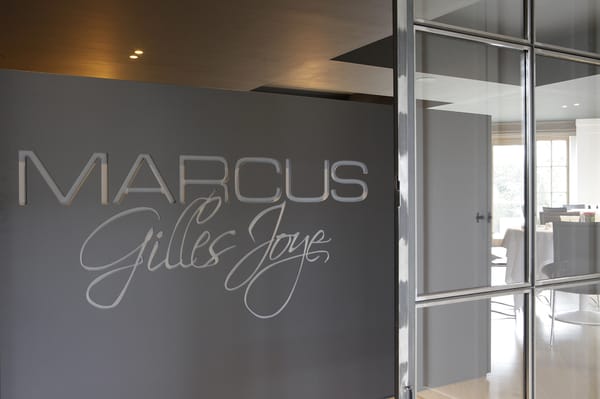 Oya Gastrobar by null