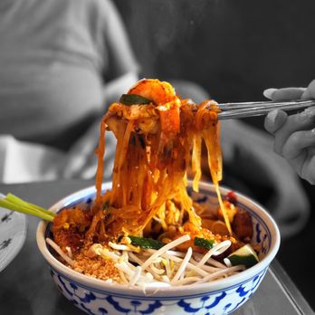 Pineapple Thai - Pad Thai with Prawn | @whaevaeats - Thai Near Me - Cupertino, California