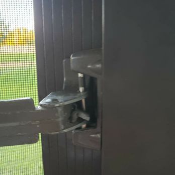 Tropical Escape Vacation Homes - Screen door broken to pool area. - Vacation Rentals Near Me - Davenport, Florida Tropical Escape Vacation Homes - Screen door broken to pool area. - Vacation Rentals Near Me - Davenport, Florida