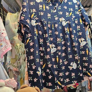 花園街 - Bunny shirt - Flea Markets Near Me - Hong Kong, HK