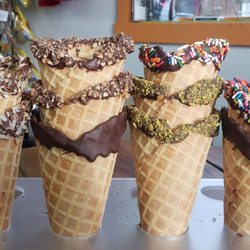 Bubbles Soda Parlor - Dipped cones
