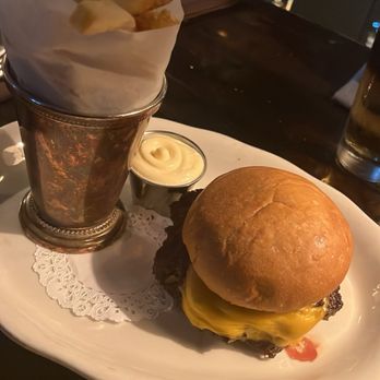 Armitage Alehouse - Wagyu Double Cheeseburger - Pubs Near Me - Chicago, Illinois