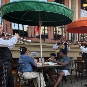 Casa Rio - Mariachi Music for evening entertainment. - Mexican Near Me - San Antonio, Texas
