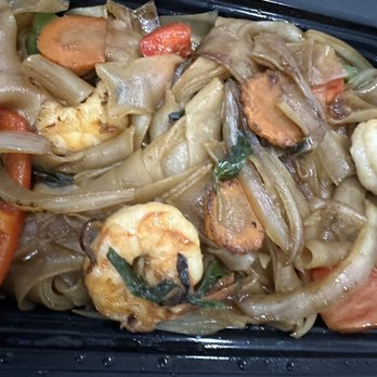 Thai House - Shrimp Drunken Noodle - Thai Near Me - Bakersfield, California