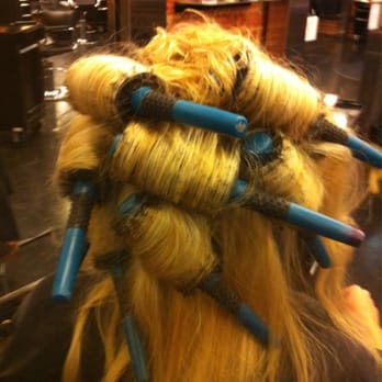 Salon Moda Capelli Denver - Getting my hair blown out... Elizabeth is amazing - Hair Salons Near Me - Denver, Colorado Salon Moda Capelli Denver - Getting my hair blown out... Elizabeth is amazing - Hair Salons Near Me - Denver, Colorado