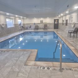 Holiday Inn Express & Suites Tahlequah - Pool