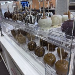 Kilwin's of Mackinac - Caramel apples