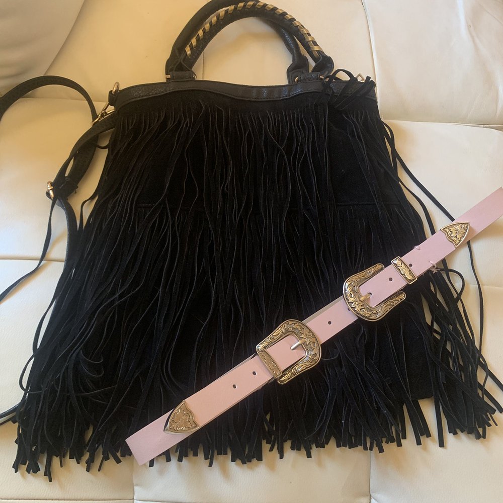 Gonna fill this beautiful bag with all the money I saved. I can hear all the compliments I'm gonna get already. Lol