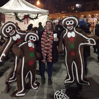 Lakeview East Tree Lighting - Festivals Near Me - Chicago, Illinois