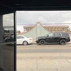El Dorado - Plaza de Toros en frente (Across the street)
