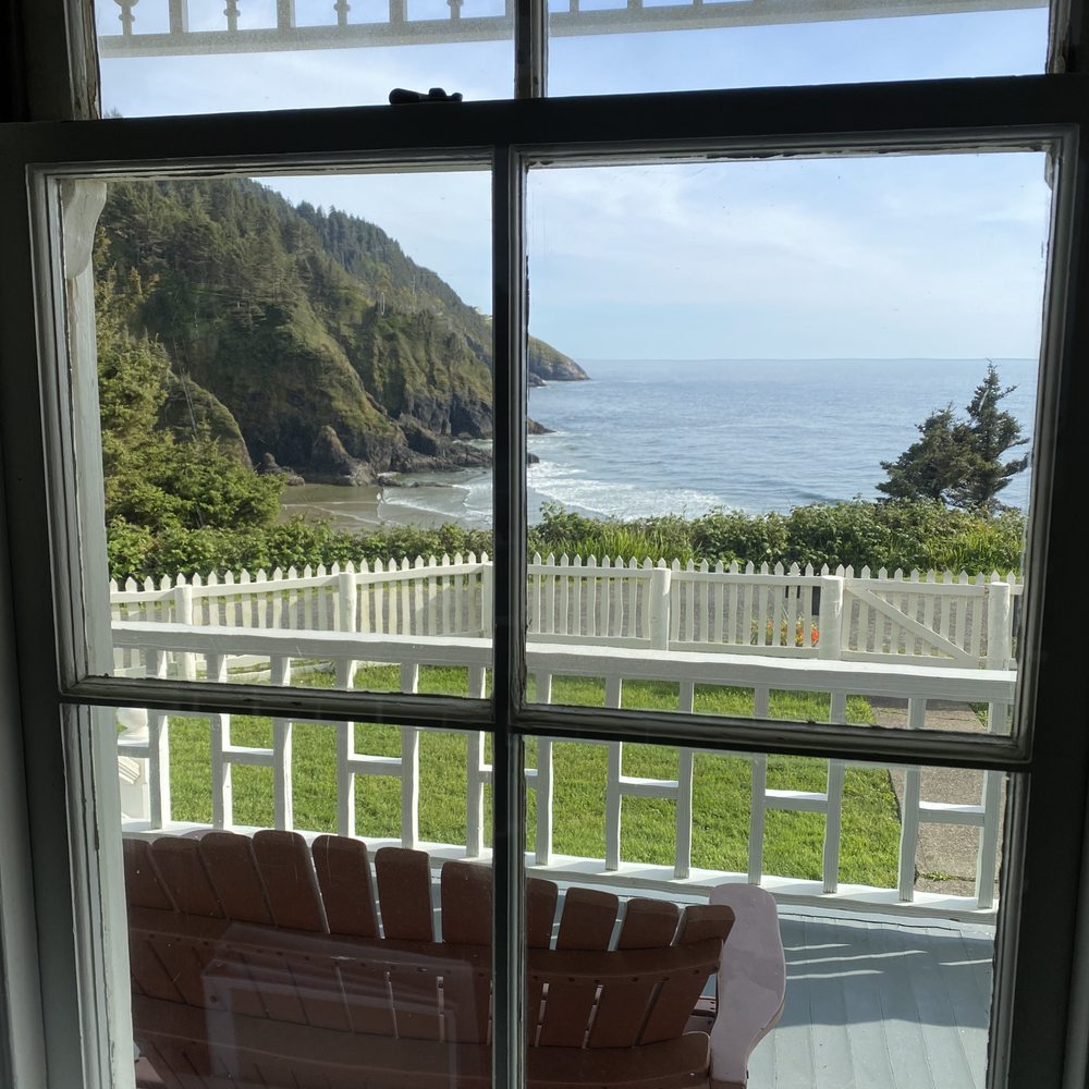 Heceta Lighthouse Bed & Breakfast - Bed & Breakfast Near Me - Yachats, Oregon Heceta Lighthouse Bed & Breakfast - Bed & Breakfast Near Me - Yachats, Oregon