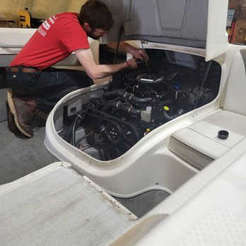 Oakland Mobile Marine - Professional boat repair by knowledgeable technicians - Boating Near Me - Metamora, Michigan Oakland Mobile Marine - Professional boat repair by knowledgeable technicians - Boating Near Me - Metamora, Michigan