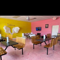 Bobalicious - Interior