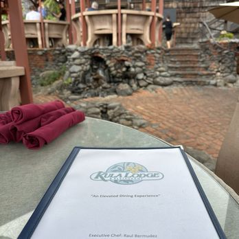 Kula Lodge & Restaurant - Outside seating - Breakfast & Brunch Near Me - Kula, Hawaii Kula Lodge & Restaurant - Outside seating - Breakfast & Brunch Near Me - Kula, Hawaii
