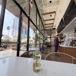 Toastique - Inside seating