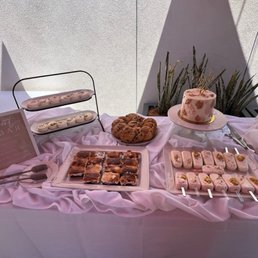 Strawberry cake, chocolate chip cookies, s'mores brownies, cakesicles & chocolate covered Oreos all made by April! Strawberry cake, chocolate chip cookies, s'mores brownies, cakesicles & chocolate covered Oreos all made by April!