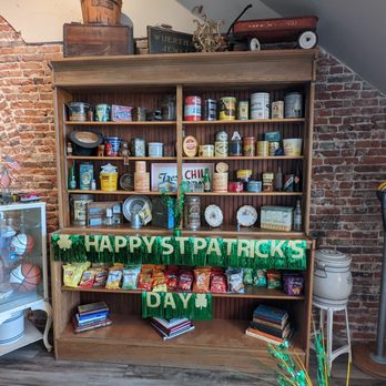 Sis' Sweets Coffee Shop - display of st patrick's day candy - Cupcakes Near Me - Leavenworth, Kansas Sis' Sweets Coffee Shop - display of st patrick's day candy - Cupcakes Near Me - Leavenworth, Kansas
