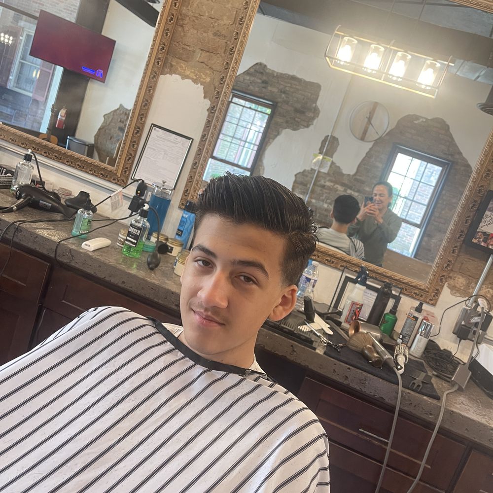 Public Square Barbers - Men's Hair Salons Near Me - Gallatin, Tennessee Public Square Barbers - Men's Hair Salons Near Me - Gallatin, Tennessee