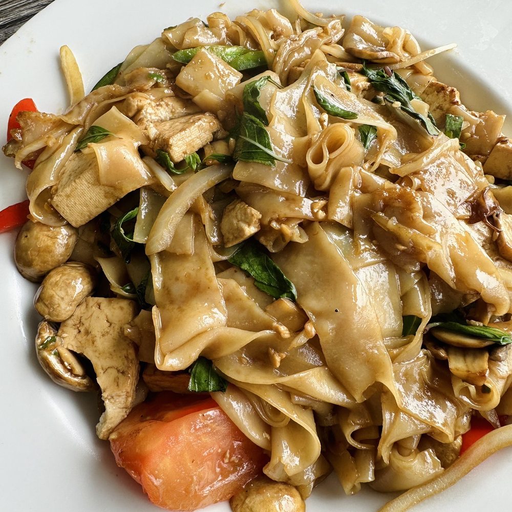 My Vegan - Drunken noodles - Thai Near Me - Pasadena, California My Vegan - Drunken noodles - Thai Near Me - Pasadena, California