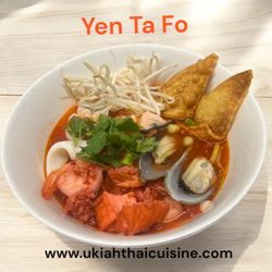 Ukiah Thai Cuisine LLC - Pink soup with fresh rice noodles, salmon, shrimps, squid, mussels and fish balls, bean sprout, green onion, cilantro and fried wonton.