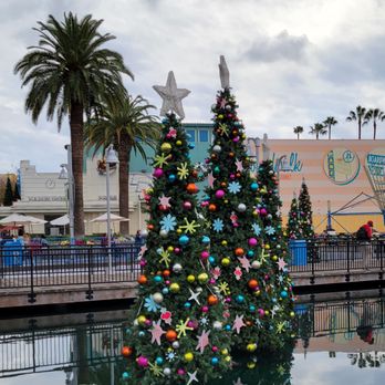 Pacific Scrambler - Pretty Christmas decor - 12/6/22 - Amusement Parks Near Me - Buena Park, California Pacific Scrambler - Pretty Christmas decor - 12/6/22 - Amusement Parks Near Me - Buena Park, California