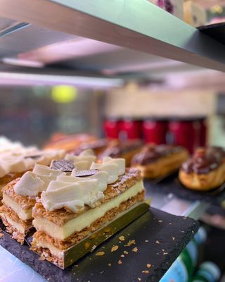 Le Petit Café Troutdale by null