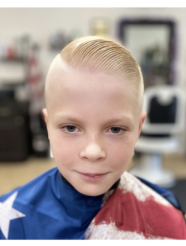 RAZORZ EDGE BARBER SHOP Updated September 2024 33 Photos 389